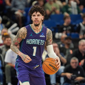 kaiyun-全员一点手感都没有！黄蜂半场50投仅13中&amp;命中率26% 三分24中3